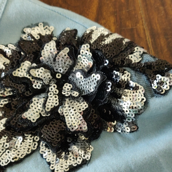 Blue T-shirt (Italy)Cotton with flowers decoration 🇮🇹 - Picture 2 of 6